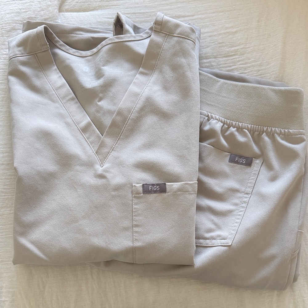 Figs Stone Gray Scrub Set